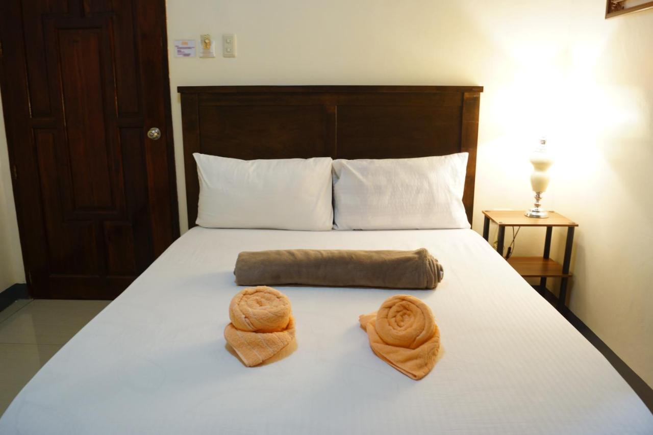 B&J Guesthouse And Tours Tagbilaran City Ngoại thất bức ảnh