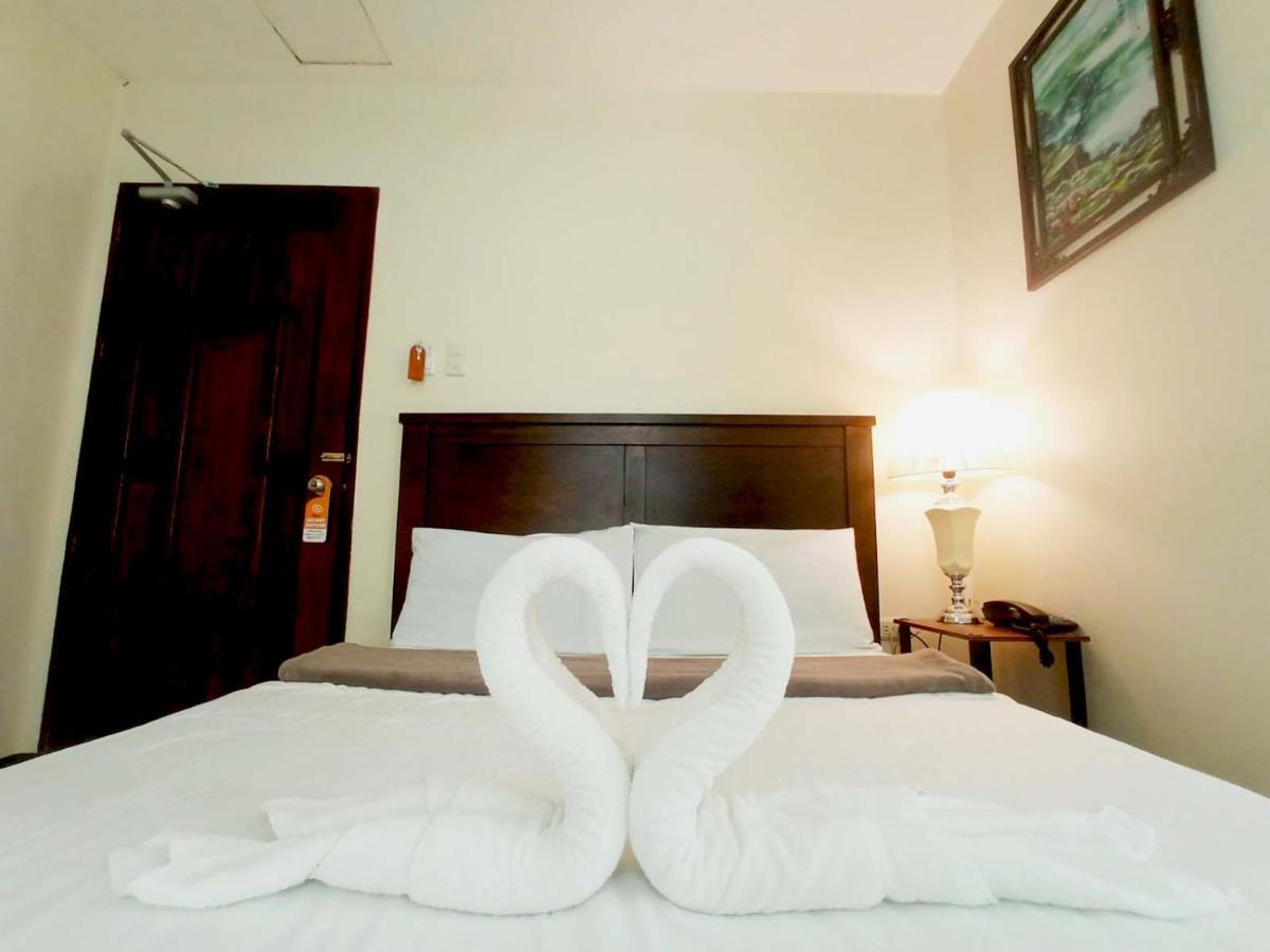 B&J Guesthouse And Tours Tagbilaran City Ngoại thất bức ảnh