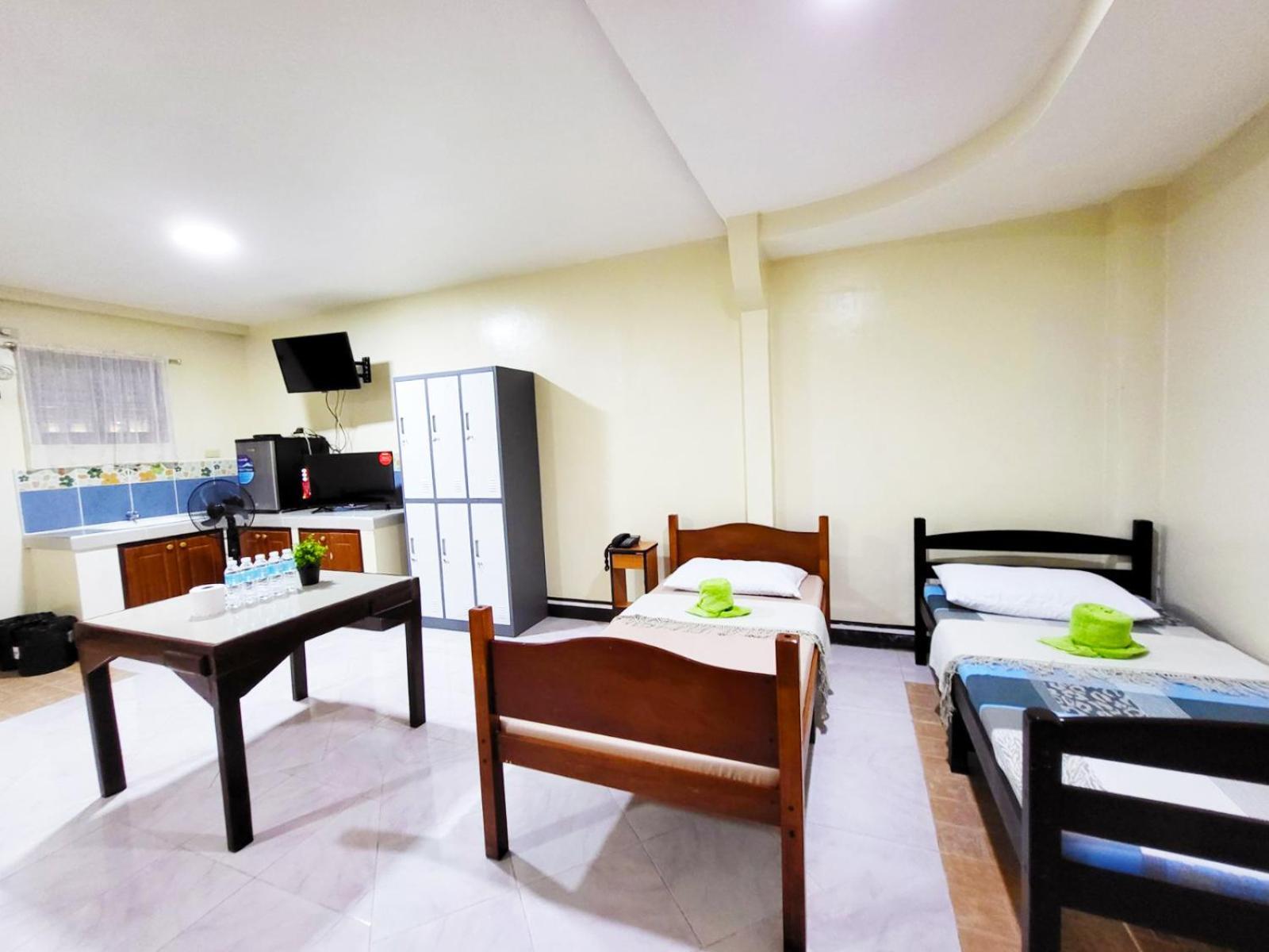 B&J Guesthouse And Tours Tagbilaran City Ngoại thất bức ảnh