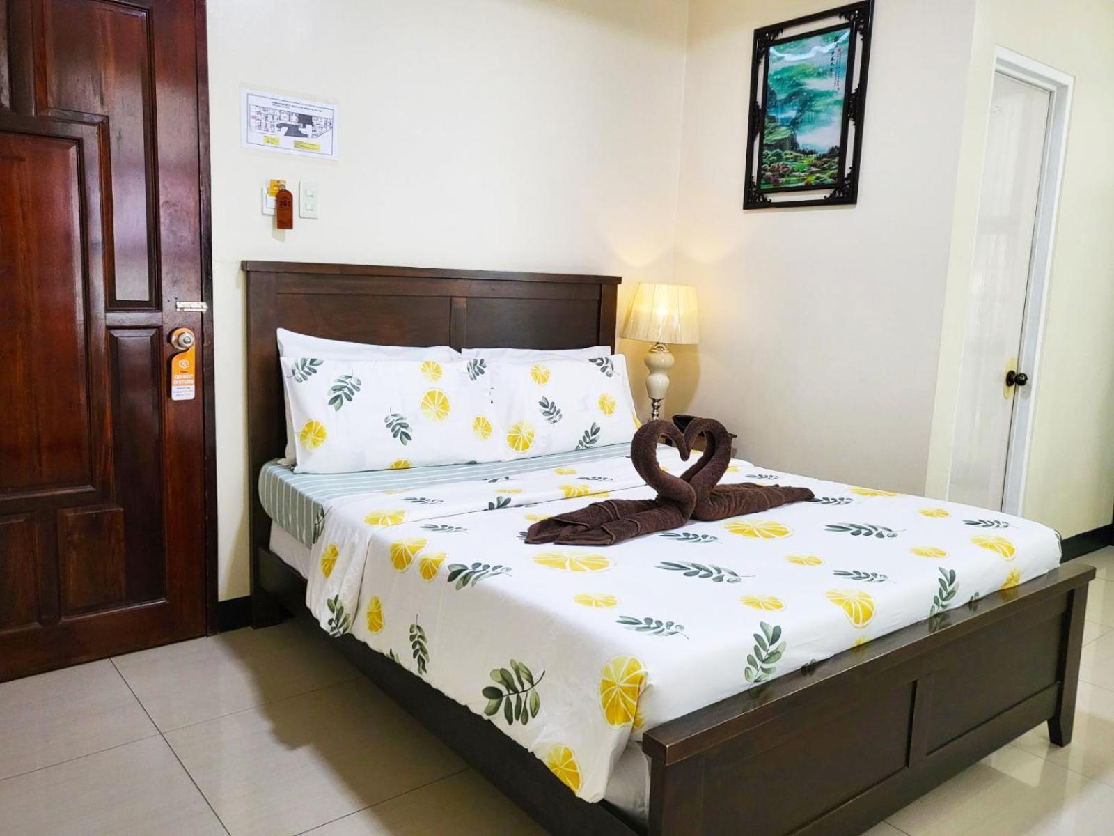 B&J Guesthouse And Tours Tagbilaran City Ngoại thất bức ảnh