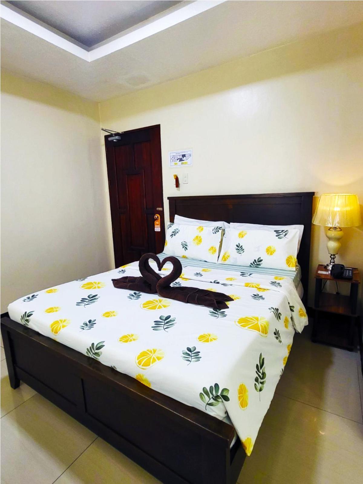 B&J Guesthouse And Tours Tagbilaran City Ngoại thất bức ảnh