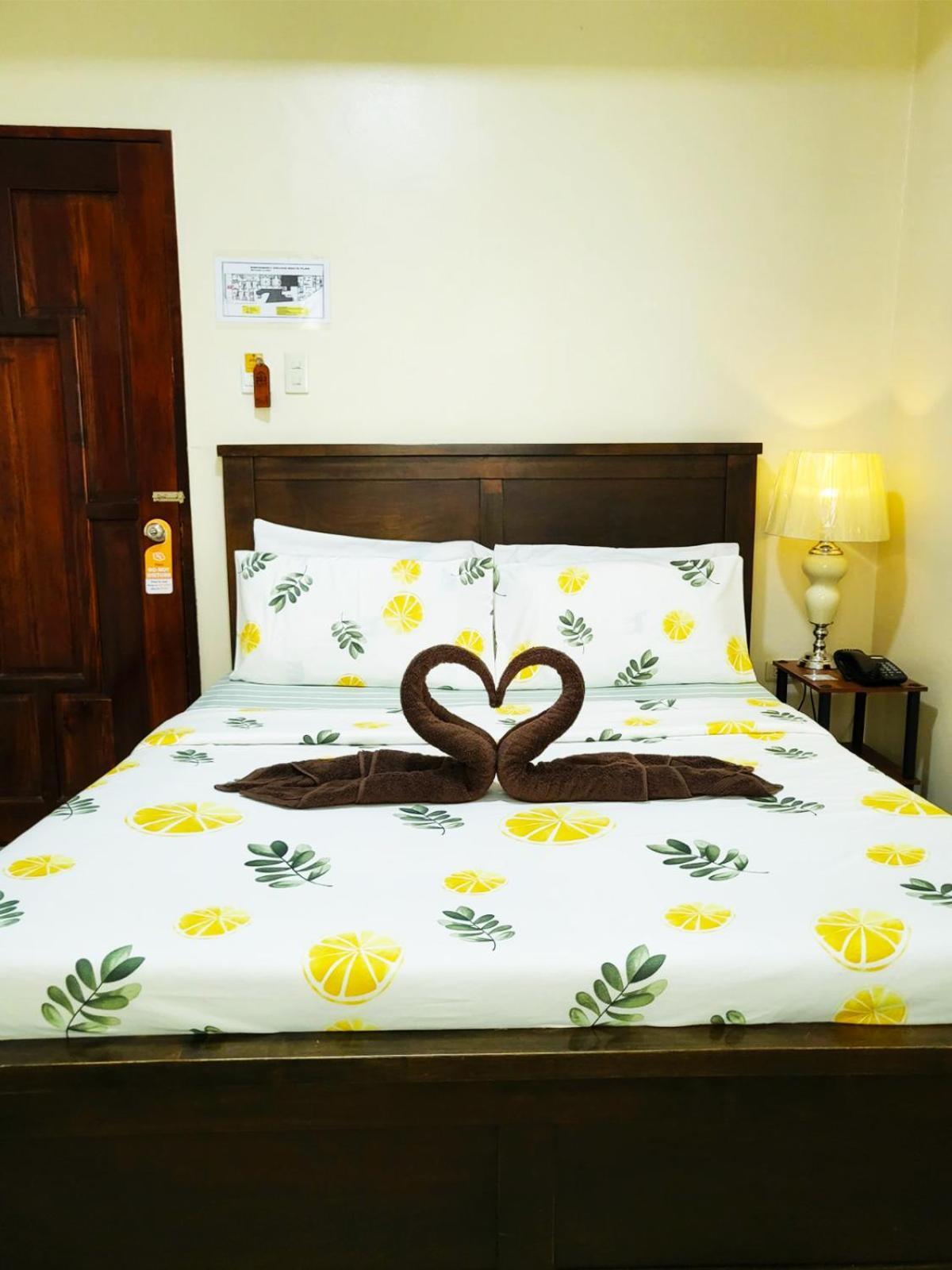 B&J Guesthouse And Tours Tagbilaran City Ngoại thất bức ảnh